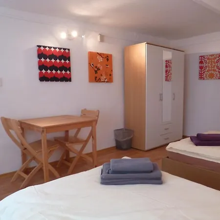 Haus Des Handwerkers *